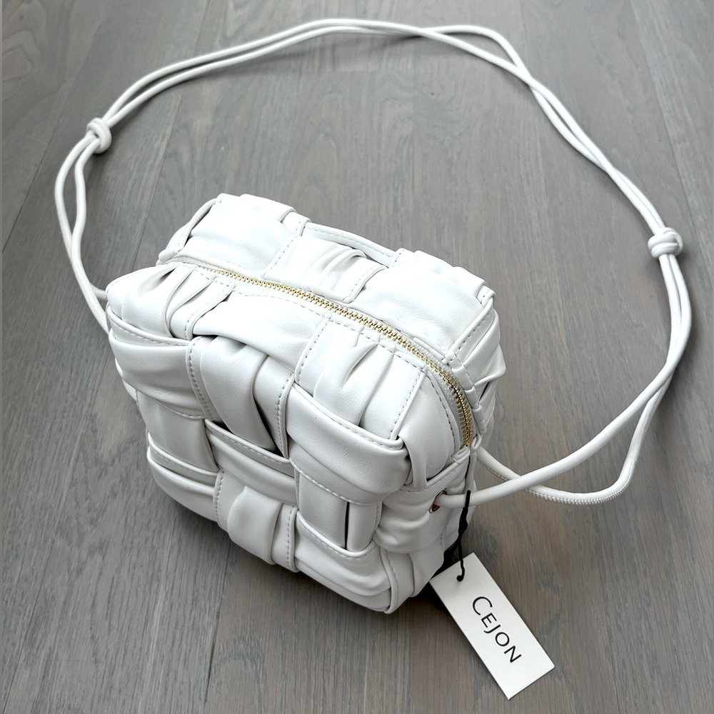 Cejon Woven Bag - White (Steve Madden Camera Bag)